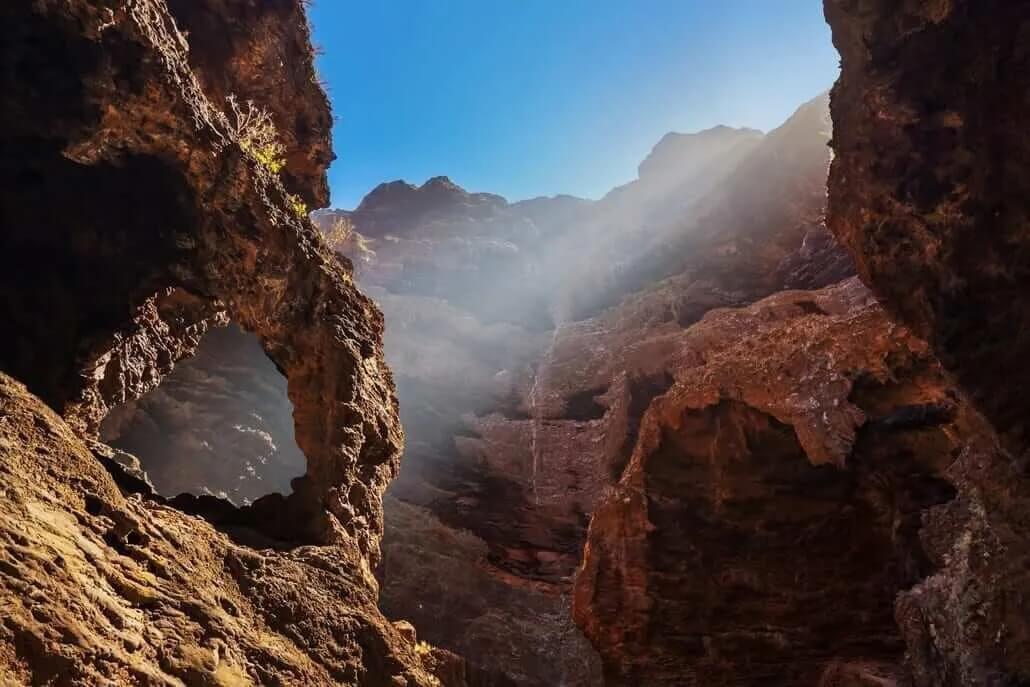 vistas desde el fondo del barranco de masca en tenerife